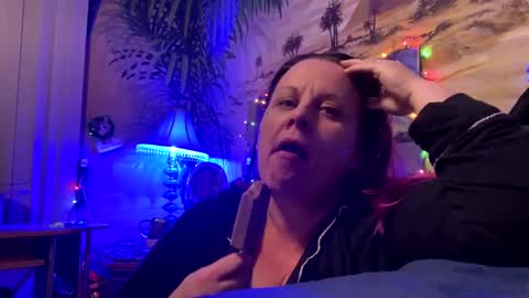 Snapshot of foxyladysback923 chatting on February 3, 7:07 am foxyladysback923 online show from February 3, 7:07 am