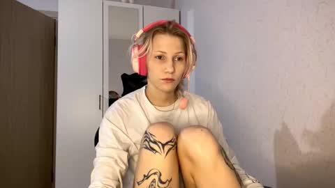 Kate online show from December 19, 8:32 am