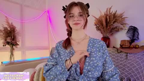 foxysecret_ online show from April 1, 12:06 pm