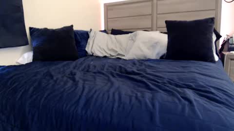 Snapshot of fragilemasochist chatting on December 5, 6:44 pm Angel online show from December 5, 6:44 pm