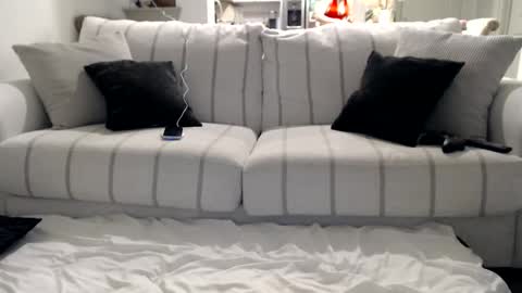 Snapshot of fragilemasochist chatting on December 28, 11:05 pm Angel online show from December 28, 11:05 pm