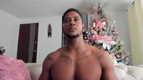 IM FRAIDER online show from December 12, 1:39 pm