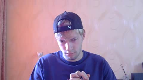 frame_tamer888 online show from May 14, 8:10 am