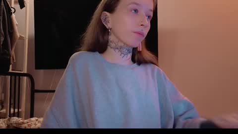 fran_bow online show from April 14, 4:35 pm