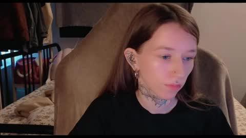 Snapshot of fran_bow chatting on May 14, 2:46 pm fran_bow online show from May 14, 2:46 pm