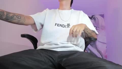 Snapshot of fran_boy_ chatting on November 30, 2:26 am Fran online show from November 30, 2:26 am