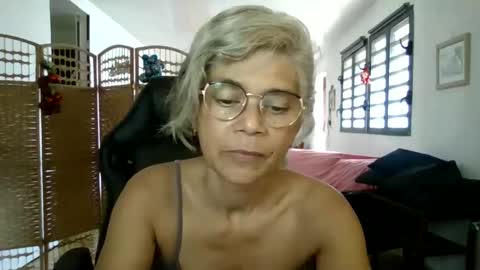 francelune online show from December 2, 7:36 am