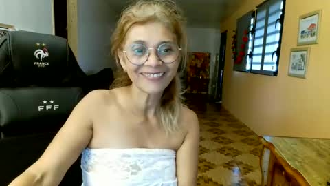 francelune online show from April 2, 11:30 am