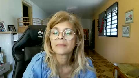 francelune online show from April 14, 11:38 am