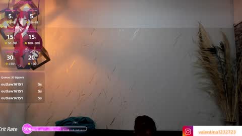 Snapshot of francesca_bbw chatting on January 8, 9:32 am online show from January 8, 9:32 am