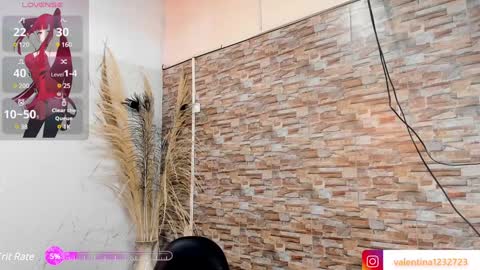 Snapshot of francesca_bbw chatting on January 9, 3:26 am online show from January 9, 3:26 am