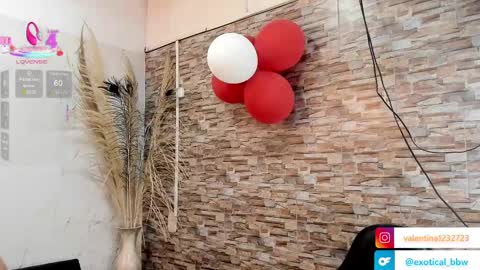 Snapshot of francesca_bbw chatting on February 18, 3:31 am online show from February 18, 3:31 am