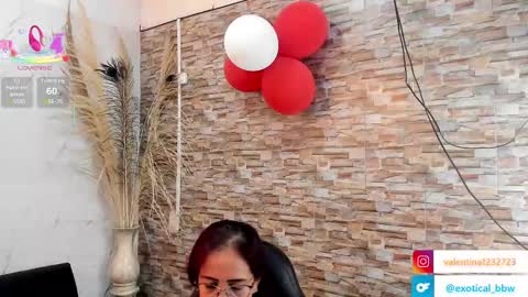 Snapshot of francesca_bbw chatting on February 24, 6:38 am online show from February 24, 6:38 am