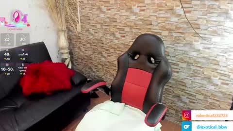 Snapshot of francesca_bbw chatting on March 8, 10:13 pm online show from March 8, 10:13 pm