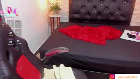 Snapshot of francesca_bbw chatting on October 24, 3:25 am online show from October 24, 3:25 am