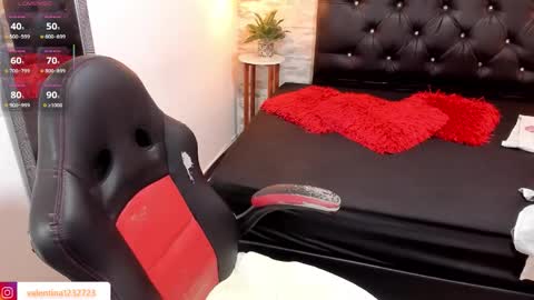 Snapshot of francesca_bbw chatting on November 26, 2:12 am online show from November 26, 2:12 am