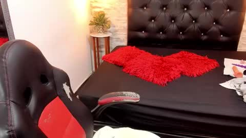 Snapshot of francesca_bbw chatting on December 14, 2:06 am online show from December 14, 2:06 am