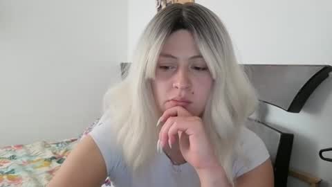 Snapshot of francescaasmith chatting on November 18, 8:35 pm Francesca online show from November 18, 8:35 pm