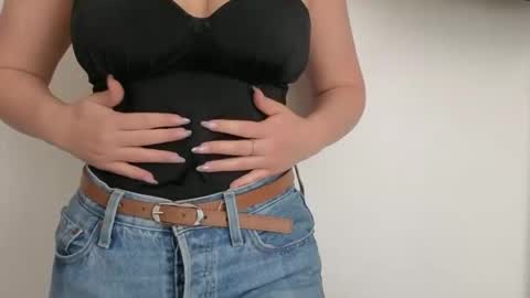 Snapshot of francescaasmith chatting on November 25, 3:56 pm Francesca online show from November 25, 3:56 pm