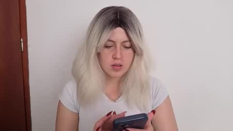 Francesca online show from February 18, 9:00 pm