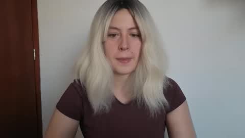 Snapshot of francescaasmith chatting on April 22, 12:18 pm Francesca online show from April 22, 12:18 pm