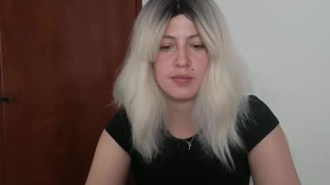 Snapshot of francescaasmith chatting on April 28, 7:41 pm Francesca online show from April 28, 7:41 pm