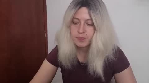 Snapshot of francescaasmith chatting on May 11, 5:21 pm Francesca online show from May 11, 5:21 pm