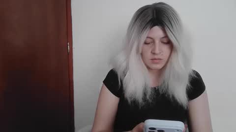 Snapshot of francescaasmith chatting on May 27, 8:17 pm Francesca online show from May 27, 8:17 pm