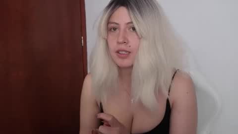 Snapshot of francescaasmith chatting on June 10, 6:07 pm Francesca online show from June 10, 6:07 pm