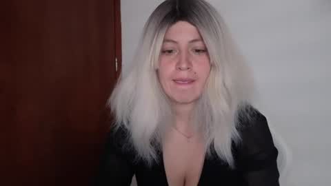 Snapshot of francescaasmith chatting on July 2, 9:43 pm Francesca online show from July 2, 9:43 pm