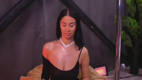 francescadante online show from March 25, 7:03 am