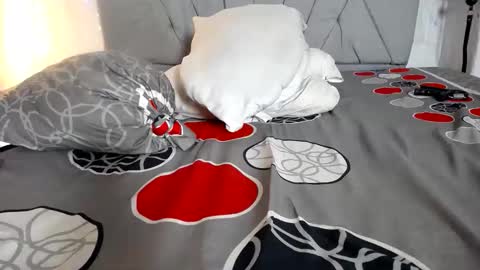 francihot4 online show from January 17, 1:10 am