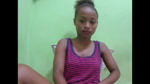 Snapshot of francine925426 chatting on May 6, 7:24 am francine925426 online show from May 6, 7:24 am