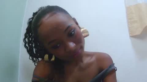 Snapshot of francine925426 chatting on August 8, 7:54 am francine925426 online show from August 8, 7:54 am