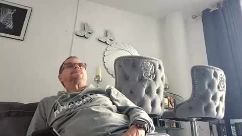 Snapshot of franciscomalin chatting on July 3, 7:48 am franciscomalin online show from July 3, 7:48 am