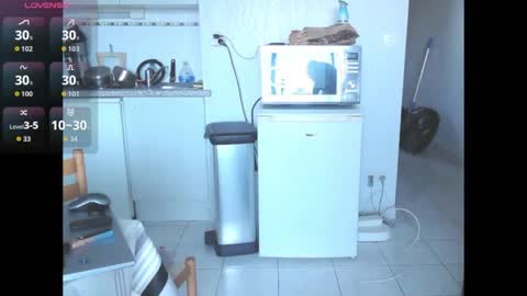 Snapshot of francky34300 chatting on October 25, 11:07 am yogapants online show from October 25, 11:07 am