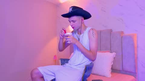 Snapshot of franco_boys chatting on October 22, 3:07 am Franco online show from October 22, 3:07 am
