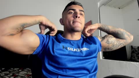 Snapshot of franco_ruiz_ chatting on January 1, 12:53 am franco online show from January 1, 12:53 am