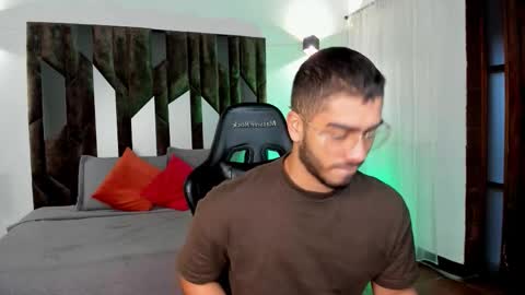 Snapshot of francobanderas1 chatting on December 1, 11:15 am FRANCO online show from December 1, 11:15 am