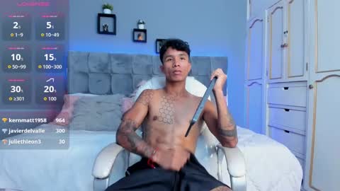 Snapshot of frank98_ chatting on September 12, 8:20 pm frank98_ online show from September 12, 8:20 pm