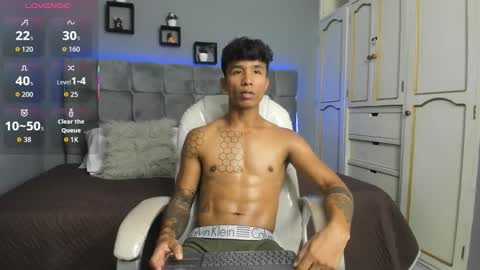 Snapshot of frank98_ chatting on September 27, 9:42 pm frank98_ online show from September 27, 9:42 pm