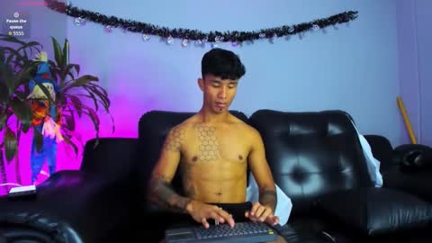 Snapshot of frank98_ chatting on October 22, 7:46 pm frank98_ online show from October 22, 7:46 pm