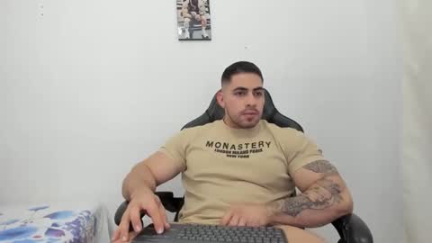 frank_foxx1 online show from January 13, 2:50 am