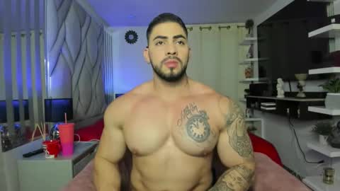 frank_foxx1 online show from April 9, 3:39 am