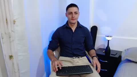 Snapshot of frank_millers chatting on June 18, 10:36 pm Frank online show from June 18, 10:36 pm