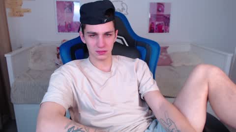 Frank online show from December 17, 3:06 am