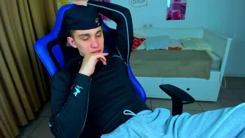 Frank online show from April 22, 5:32 am