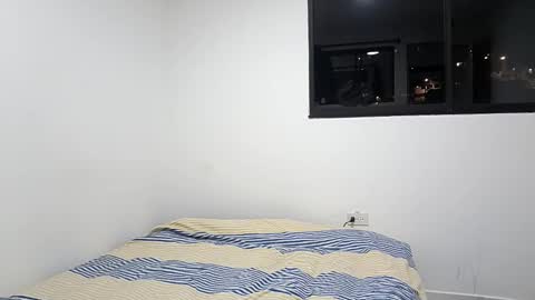 frankdanielsmolano online show from May 12, 2:41 am