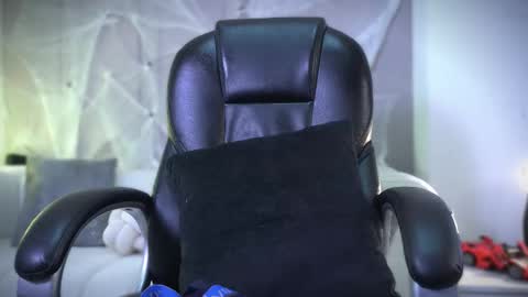 Frank Farrell. Hey remember to give me a thumbs up Ty online show from November 3, 9:27 pm