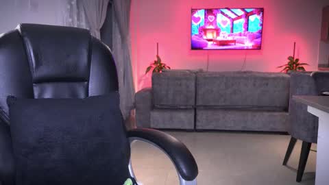 Frank Farrell. Hey remember to give me a thumbs up Ty online show from February 14, 3:25 am